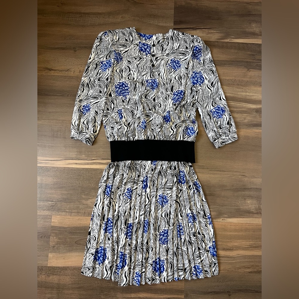 Vintage 80s Evanna Pleated Skirt & Blouse Set - Zebra & Blue Flower Print - Sz M - Picture 4 of 17